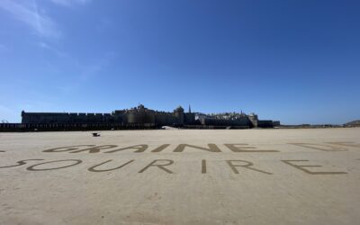 Beach Art à Saint-Malo : une matinée créative et solidaire sous le soleil